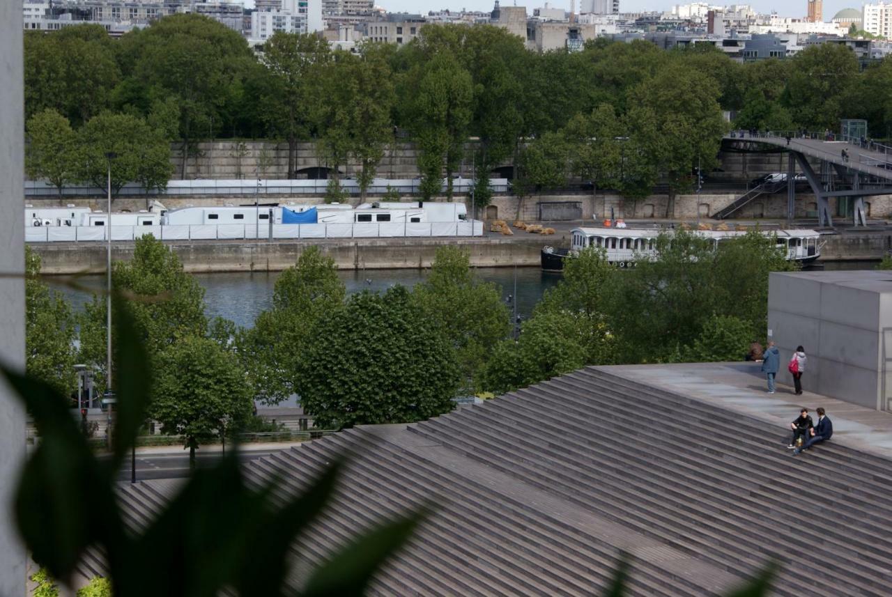 Seine Front Room / Lib. F.Mitterrand Paříž Exteriér fotografie